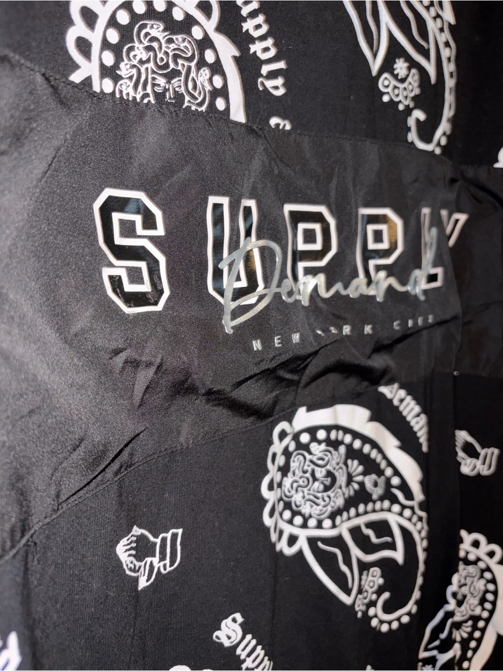 Supply & Demand Men’s XL Paisley Graphic T Shirt Black Cotton Stretch Streetwear - Picture 3 of 5